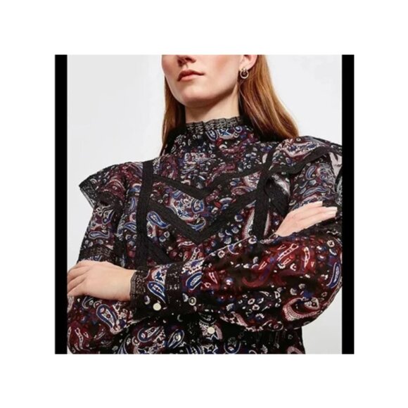 Karen Millen Tops - Karen Millen Textured Paisley Lace Blouse Sz 6